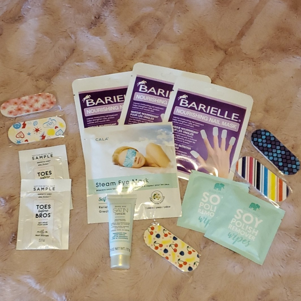 Mary Kay Satin Hands eye mask foot mask nail mask